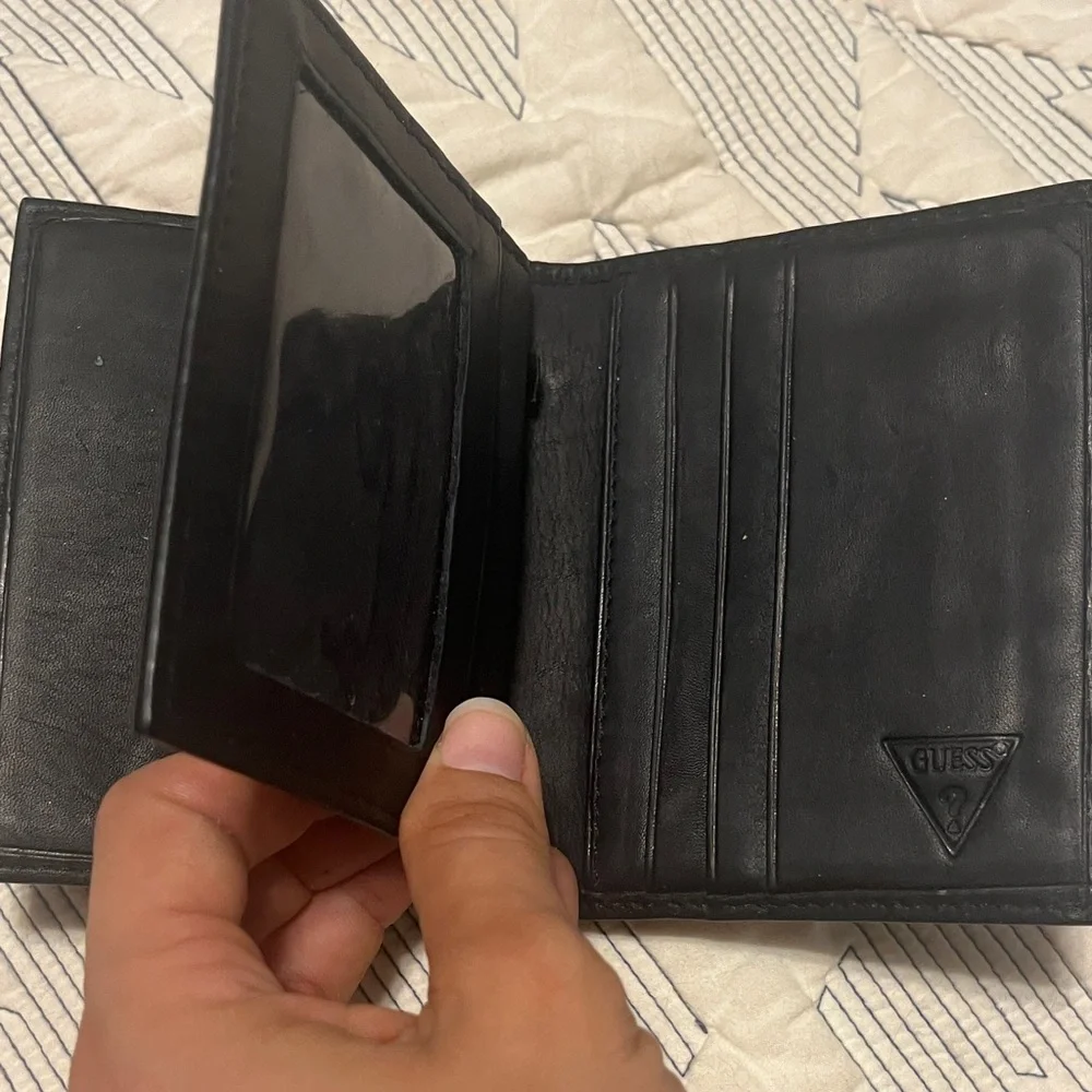 GUESS Black Embossed Triangle Logo Leather Wallet